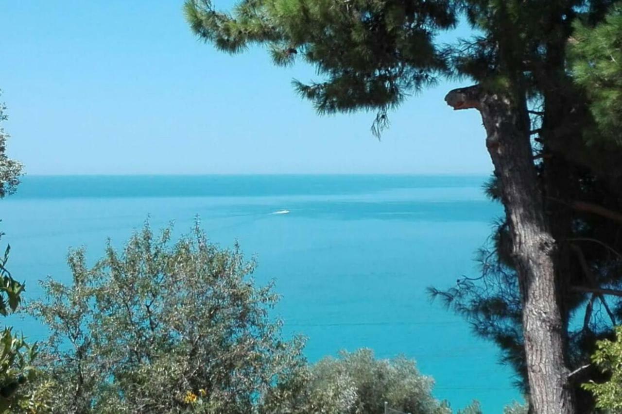 Lourdas Bay View Simotáta Eksteriør bilde